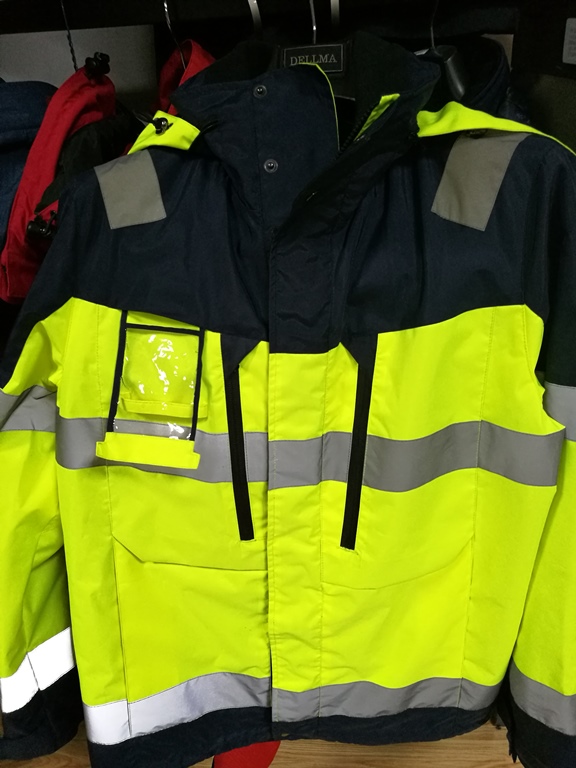 戶外工作服的四點(diǎn)要求